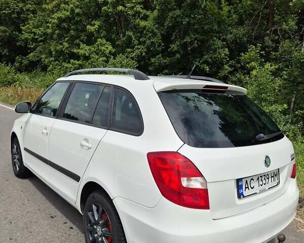 Білий Шкода Фабія, об'ємом двигуна 1.2 л та пробігом 300 тис. км за 5700 $, фото 5 на Automoto.ua