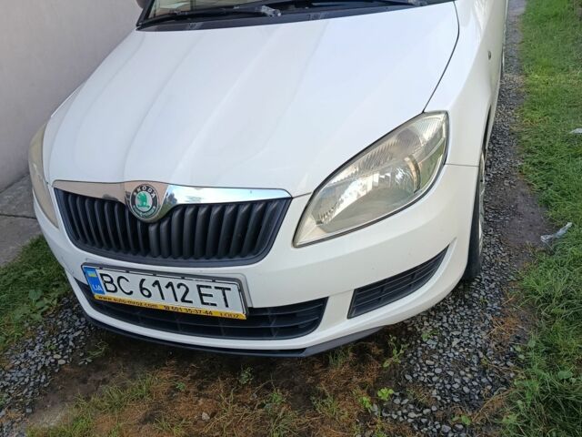 Белый Шкода Фабия, объемом двигателя 1.6 л и пробегом 280 тыс. км за 5000 $, фото 4 на Automoto.ua