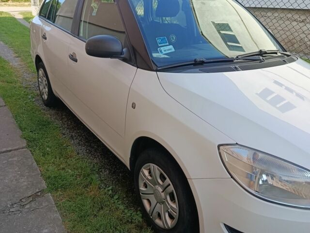 Белый Шкода Фабия, объемом двигателя 1.6 л и пробегом 280 тыс. км за 5000 $, фото 10 на Automoto.ua