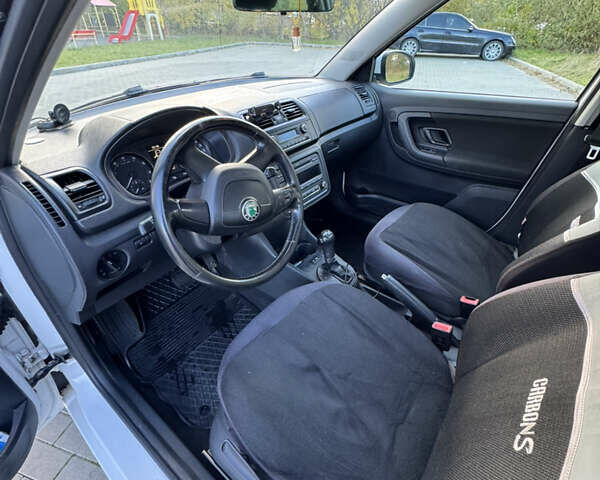 Білий Шкода Фабія, об'ємом двигуна 1.2 л та пробігом 230 тис. км за 7200 $, фото 12 на Automoto.ua