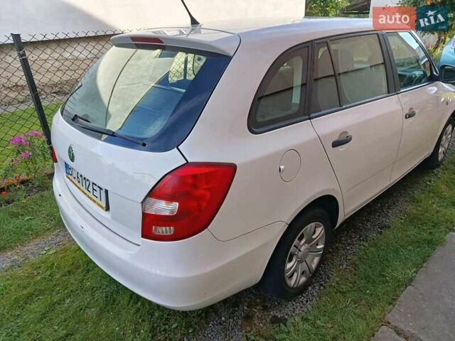 Белый Шкода Фабия, объемом двигателя 1.6 л и пробегом 280 тыс. км за 5000 $, фото 8 на Automoto.ua
