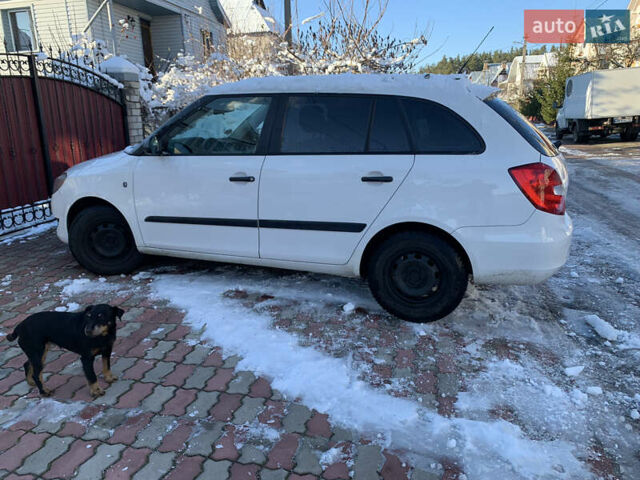 Білий Шкода Фабія, об'ємом двигуна 1.6 л та пробігом 204 тис. км за 5950 $, фото 7 на Automoto.ua