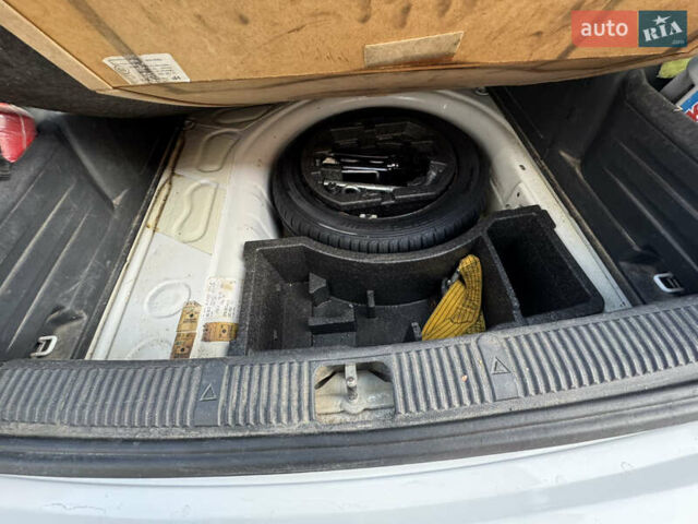 Білий Шкода Фабія, об'ємом двигуна 1.2 л та пробігом 230 тис. км за 7200 $, фото 18 на Automoto.ua