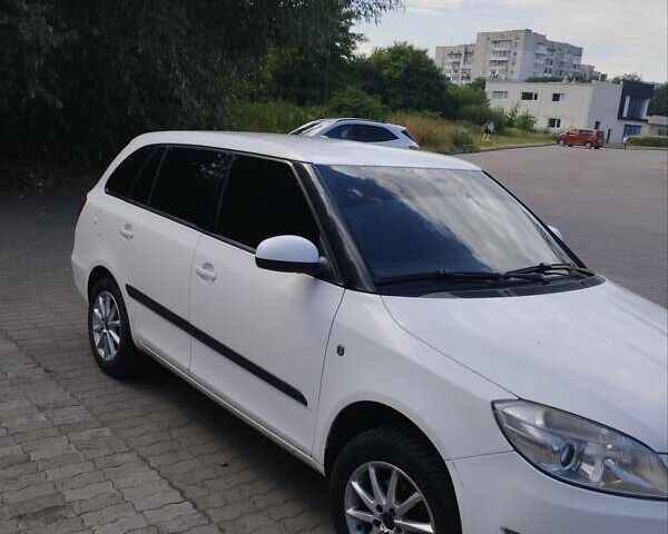 Белый Шкода Фабия, объемом двигателя 1.6 л и пробегом 290 тыс. км за 4800 $, фото 10 на Automoto.ua