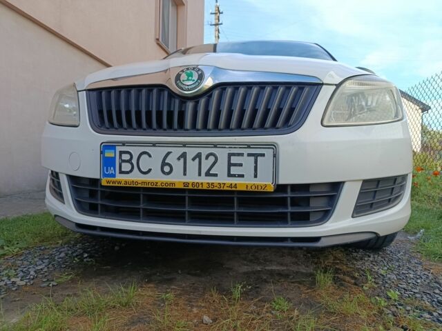 Белый Шкода Фабия, объемом двигателя 1.6 л и пробегом 280 тыс. км за 5000 $, фото 5 на Automoto.ua