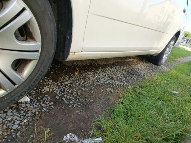 Белый Шкода Фабия, объемом двигателя 1.6 л и пробегом 280 тыс. км за 5000 $, фото 7 на Automoto.ua