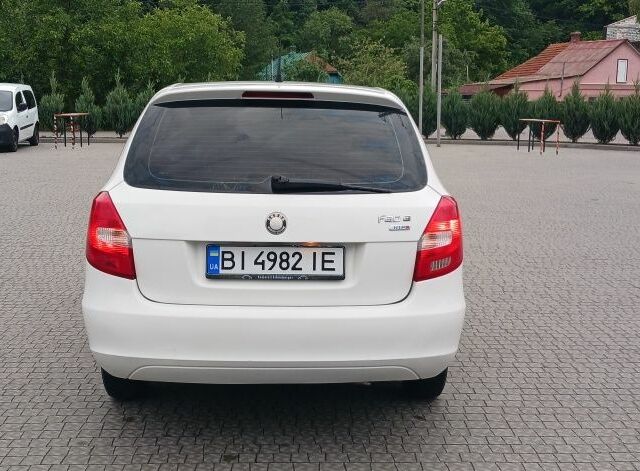 Белый Шкода Фабия, объемом двигателя 1.2 л и пробегом 248 тыс. км за 4850 $, фото 8 на Automoto.ua