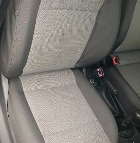 Белый Шкода Фабия, объемом двигателя 1.2 л и пробегом 248 тыс. км за 4850 $, фото 18 на Automoto.ua