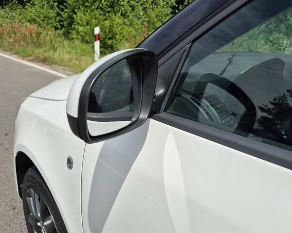 Білий Шкода Фабія, об'ємом двигуна 1.2 л та пробігом 300 тис. км за 5700 $, фото 16 на Automoto.ua