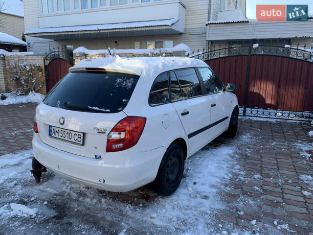 Білий Шкода Фабія, об'ємом двигуна 1.6 л та пробігом 204 тис. км за 5950 $, фото 5 на Automoto.ua