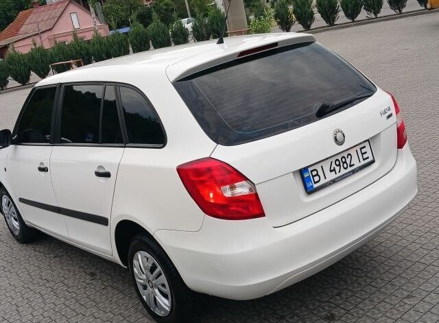 Белый Шкода Фабия, объемом двигателя 1.2 л и пробегом 248 тыс. км за 4850 $, фото 9 на Automoto.ua