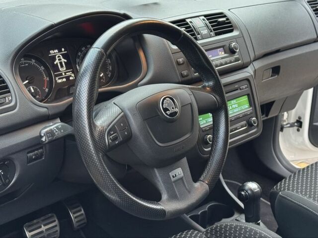 Білий Шкода Фабія, об'ємом двигуна 1.4 л та пробігом 188 тис. км за 7600 $, фото 5 на Automoto.ua