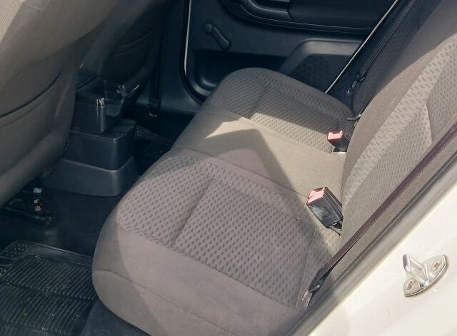 Белый Шкода Фабия, объемом двигателя 1.4 л и пробегом 220 тыс. км за 5800 $, фото 13 на Automoto.ua