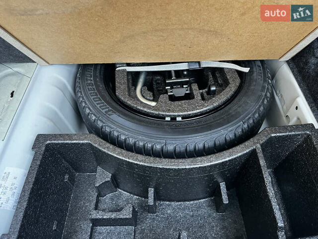 Білий Шкода Фабія, об'ємом двигуна 1.4 л та пробігом 167 тис. км за 8499 $, фото 35 на Automoto.ua