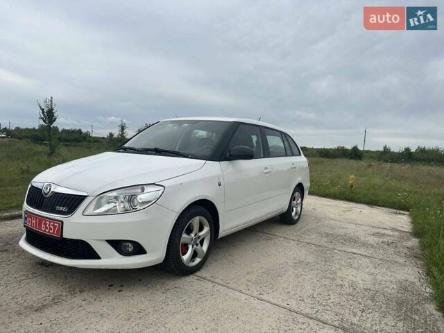 Белый Шкода Фабия, объемом двигателя 1.4 л и пробегом 202 тыс. км за 7850 $, фото 12 на Automoto.ua