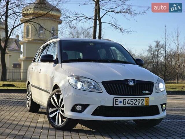 Белый Шкода Фабия, объемом двигателя 1.4 л и пробегом 188 тыс. км за 7950 $, фото 1 на Automoto.ua