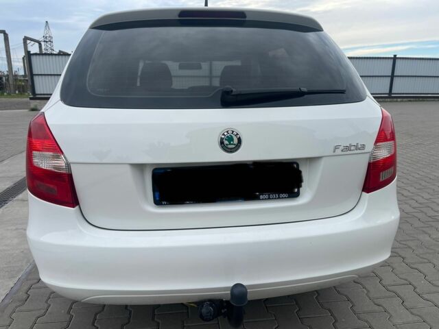 Белый Шкода Фабия, объемом двигателя 0 л и пробегом 248 тыс. км за 4999 $, фото 6 на Automoto.ua