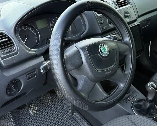 Білий Шкода Фабія, об'ємом двигуна 1.2 л та пробігом 460 тис. км за 5490 $, фото 17 на Automoto.ua