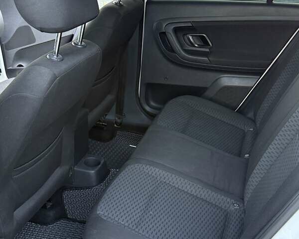 Білий Шкода Фабія, об'ємом двигуна 1.2 л та пробігом 460 тис. км за 5490 $, фото 19 на Automoto.ua