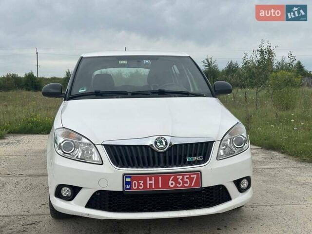 Белый Шкода Фабия, объемом двигателя 1.4 л и пробегом 202 тыс. км за 7850 $, фото 7 на Automoto.ua