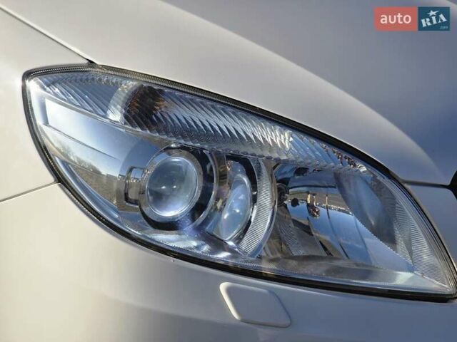 Белый Шкода Фабия, объемом двигателя 1.4 л и пробегом 188 тыс. км за 7950 $, фото 22 на Automoto.ua