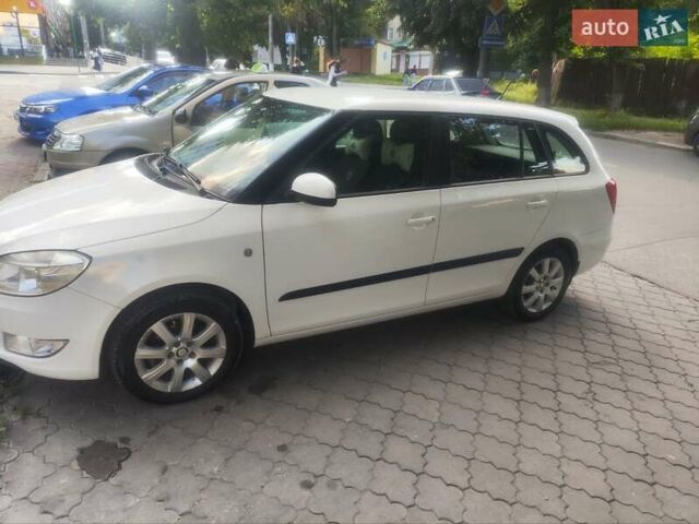 Белый Шкода Фабия, объемом двигателя 1.6 л и пробегом 226 тыс. км за 5700 $, фото 7 на Automoto.ua