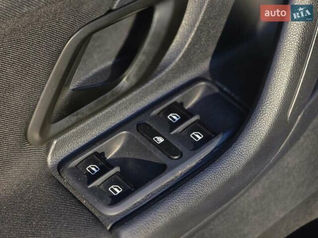 Белый Шкода Фабия, объемом двигателя 1.4 л и пробегом 188 тыс. км за 7950 $, фото 47 на Automoto.ua