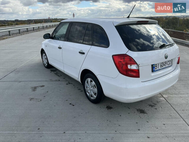 Білий Шкода Фабія, об'ємом двигуна 1.2 л та пробігом 173 тис. км за 4300 $, фото 3 на Automoto.ua