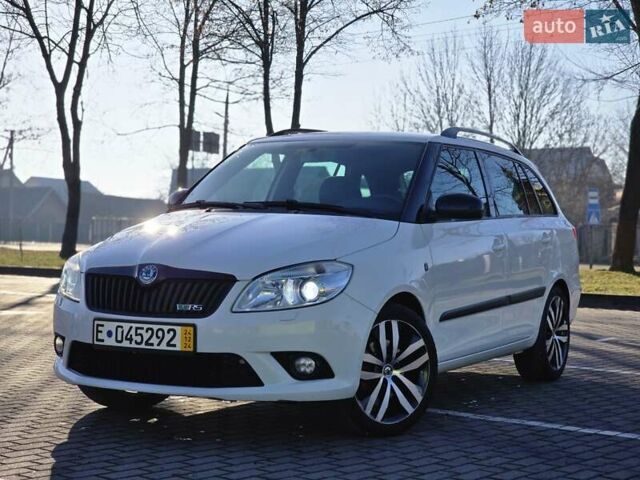 Белый Шкода Фабия, объемом двигателя 1.4 л и пробегом 188 тыс. км за 7950 $, фото 6 на Automoto.ua