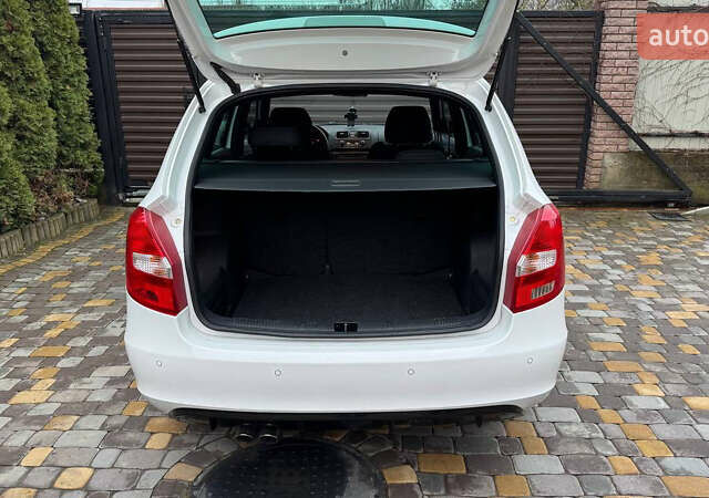 Білий Шкода Фабія, об'ємом двигуна 1.4 л та пробігом 188 тис. км за 7600 $, фото 12 на Automoto.ua