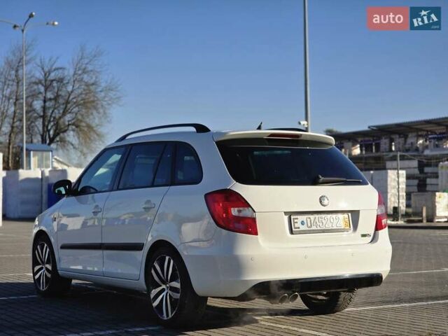 Белый Шкода Фабия, объемом двигателя 1.4 л и пробегом 188 тыс. км за 7950 $, фото 18 на Automoto.ua