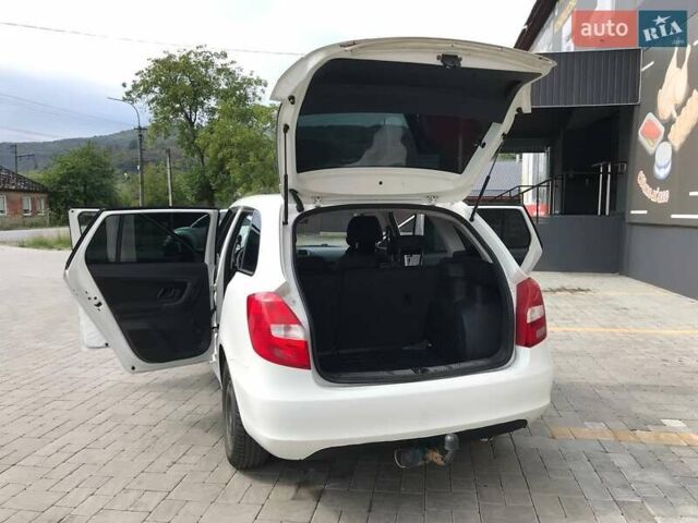 Білий Шкода Фабія, об'ємом двигуна 1.2 л та пробігом 235 тис. км за 5500 $, фото 6 на Automoto.ua