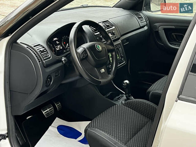 Білий Шкода Фабія, об'ємом двигуна 1.4 л та пробігом 167 тис. км за 8499 $, фото 17 на Automoto.ua