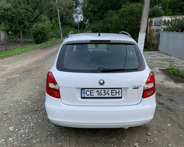 Белый Шкода Фабия, объемом двигателя 1.6 л и пробегом 350 тыс. км за 5700 $, фото 3 на Automoto.ua