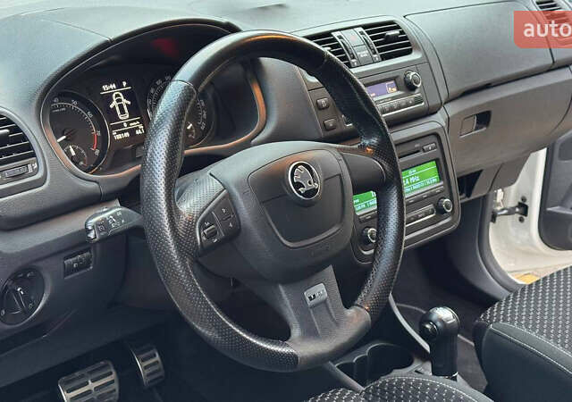 Білий Шкода Фабія, об'ємом двигуна 1.4 л та пробігом 188 тис. км за 7600 $, фото 20 на Automoto.ua