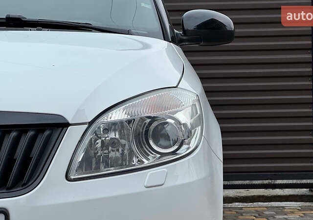 Білий Шкода Фабія, об'ємом двигуна 1.4 л та пробігом 188 тис. км за 7600 $, фото 6 на Automoto.ua