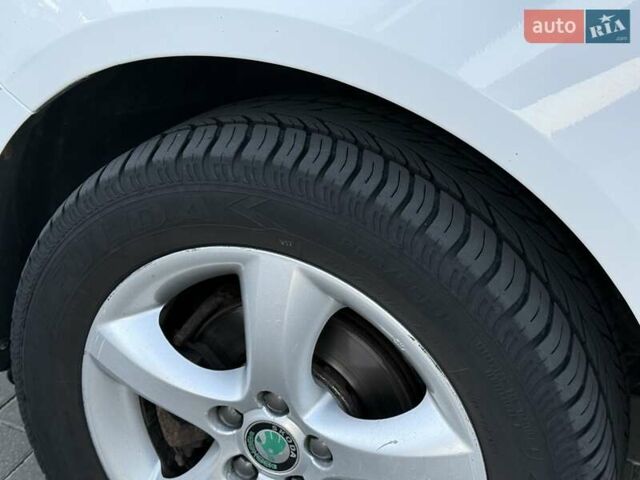 Білий Шкода Фабія, об'ємом двигуна 1.2 л та пробігом 460 тис. км за 5490 $, фото 16 на Automoto.ua
