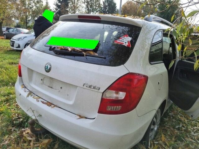 Белый Шкода Фабия, объемом двигателя 1.2 л и пробегом 170 тыс. км за 2000 $, фото 2 на Automoto.ua