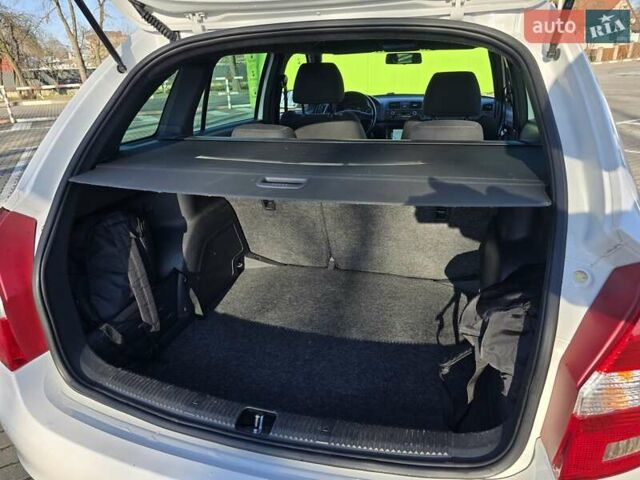 Белый Шкода Фабия, объемом двигателя 1.4 л и пробегом 188 тыс. км за 7950 $, фото 41 на Automoto.ua