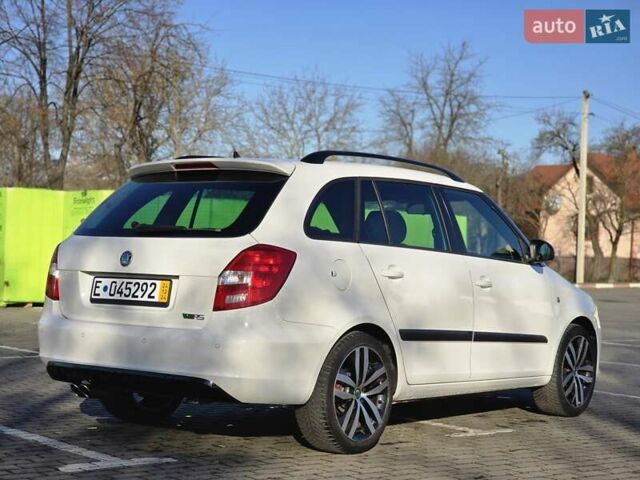 Белый Шкода Фабия, объемом двигателя 1.4 л и пробегом 188 тыс. км за 7950 $, фото 2 на Automoto.ua