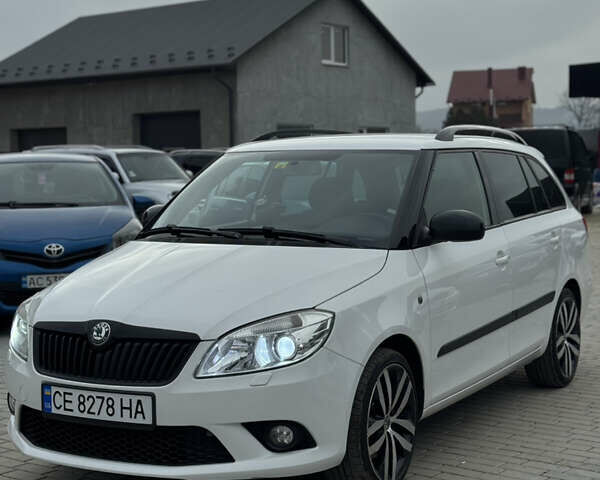 Белый Шкода Фабия, объемом двигателя 1.4 л и пробегом 188 тыс. км за 8350 $, фото 1 на Automoto.ua