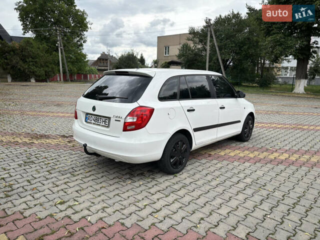 Білий Шкода Фабія, об'ємом двигуна 1.2 л та пробігом 257 тис. км за 4500 $, фото 6 на Automoto.ua