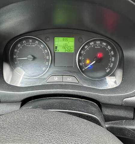 Белый Шкода Фабия, объемом двигателя 1.2 л и пробегом 195 тыс. км за 5500 $, фото 9 на Automoto.ua