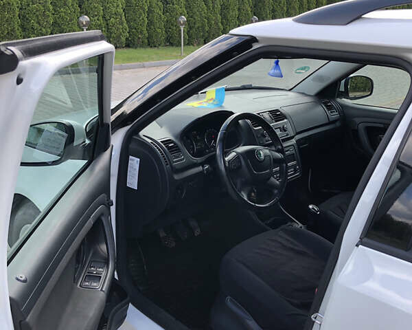 Білий Шкода Фабія, об'ємом двигуна 1.2 л та пробігом 200 тис. км за 6000 $, фото 9 на Automoto.ua
