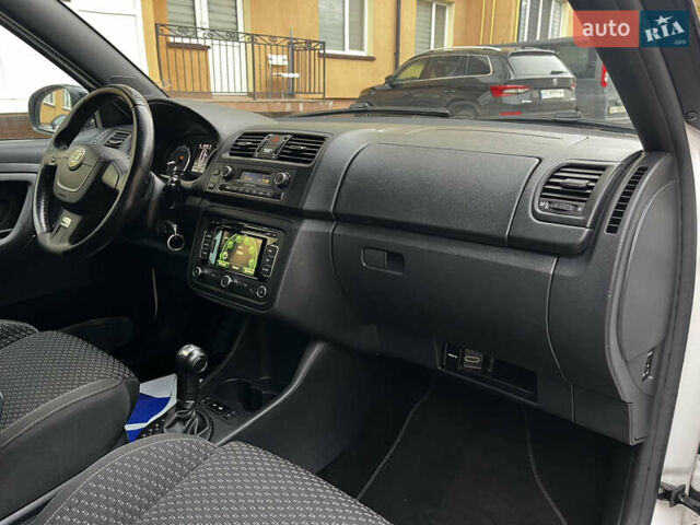Білий Шкода Фабія, об'ємом двигуна 1.4 л та пробігом 167 тис. км за 8499 $, фото 30 на Automoto.ua