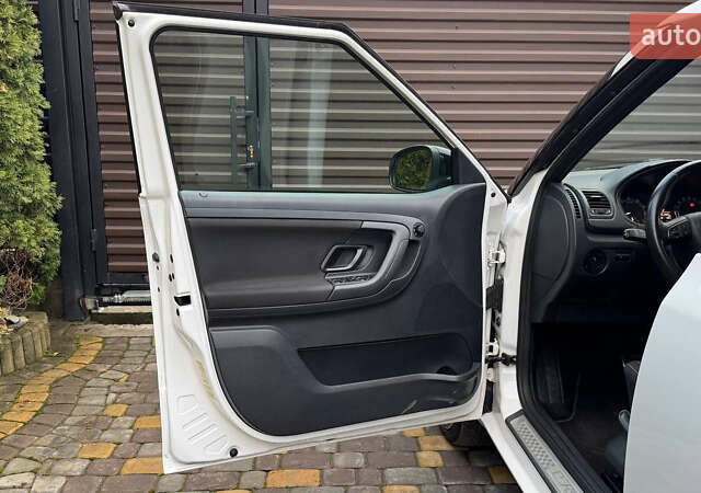 Білий Шкода Фабія, об'ємом двигуна 1.4 л та пробігом 188 тис. км за 7600 $, фото 21 на Automoto.ua