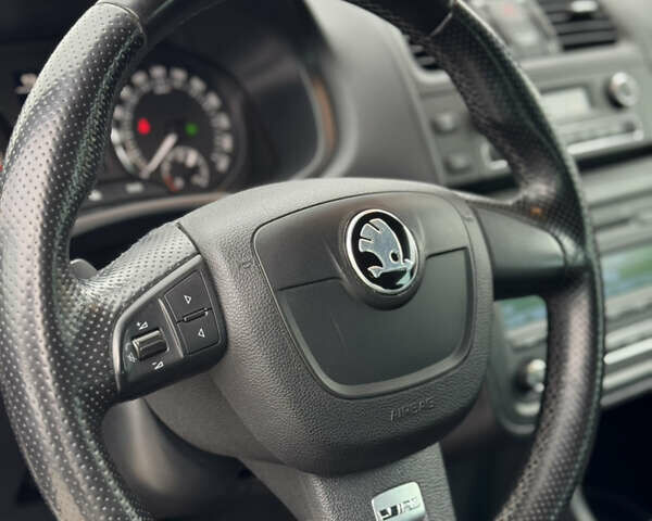 Белый Шкода Фабия, объемом двигателя 1.4 л и пробегом 188 тыс. км за 8350 $, фото 15 на Automoto.ua