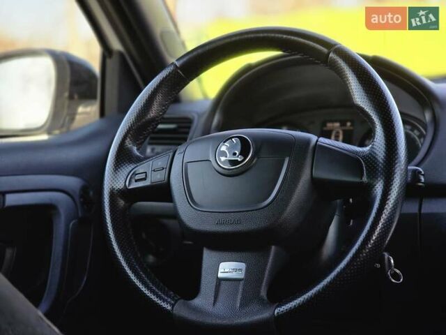 Белый Шкода Фабия, объемом двигателя 1.4 л и пробегом 188 тыс. км за 7950 $, фото 32 на Automoto.ua