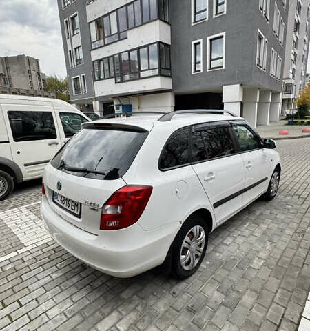 Белый Шкода Фабия, объемом двигателя 1.2 л и пробегом 195 тыс. км за 5500 $, фото 4 на Automoto.ua