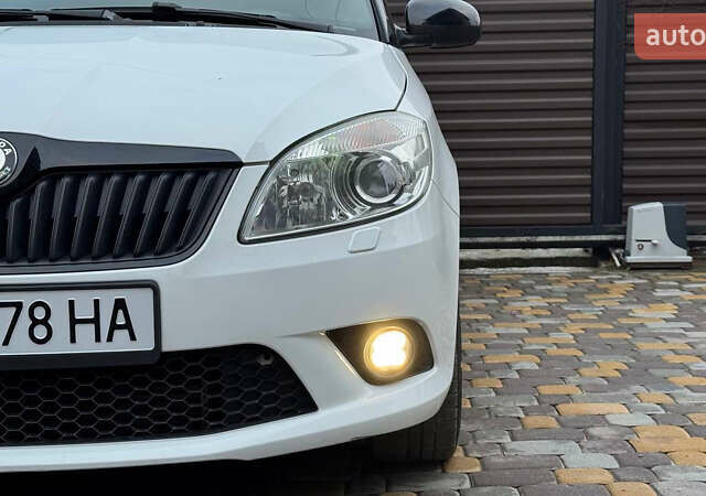 Білий Шкода Фабія, об'ємом двигуна 1.4 л та пробігом 188 тис. км за 7600 $, фото 5 на Automoto.ua